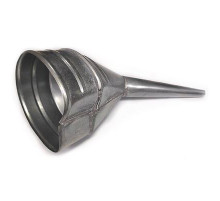 Воронка автомобильная метал. универсальная большая, диаметр 140 мм