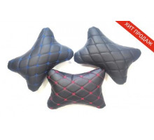 Подушка на подголовник Косточка (черная/ красный ромб)