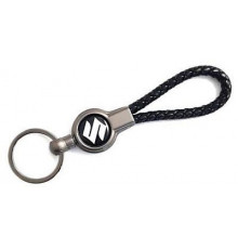 Брелок металл, кожа Сузуки черный на подвеске 13,5*3 см