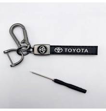 Брелок металл,кожа Тойота 14,5*2 см  черный в комплекте отвертка