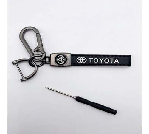 Брелок металл,кожа Тойота 14,5*2 см  черный в комплекте отвертка