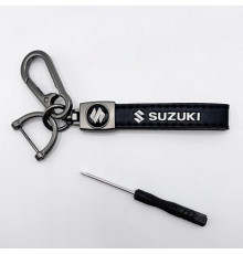 Брелок металл,кожа Сузуки 14,5*2 см  черный в комплекте отвертка