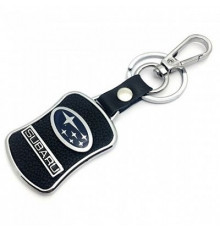 Брелок металл,кожа Субару 3,8*7 см черный  логотип c надписью на подвеске